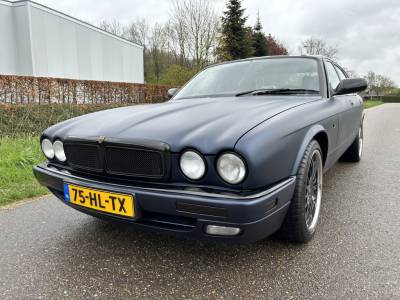 Jaguar XJ