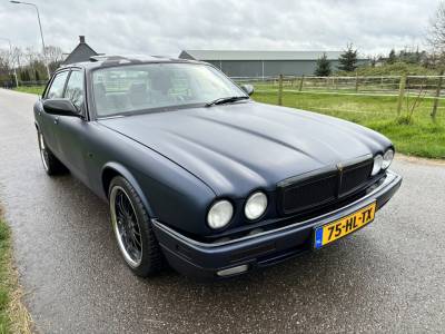 Jaguar XJ