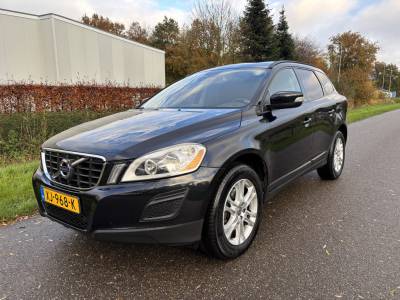 Volvo XC60 2.0T Kinetic / AUTOMAAT / AIRCO / CRUISE / STOELVERWARMING